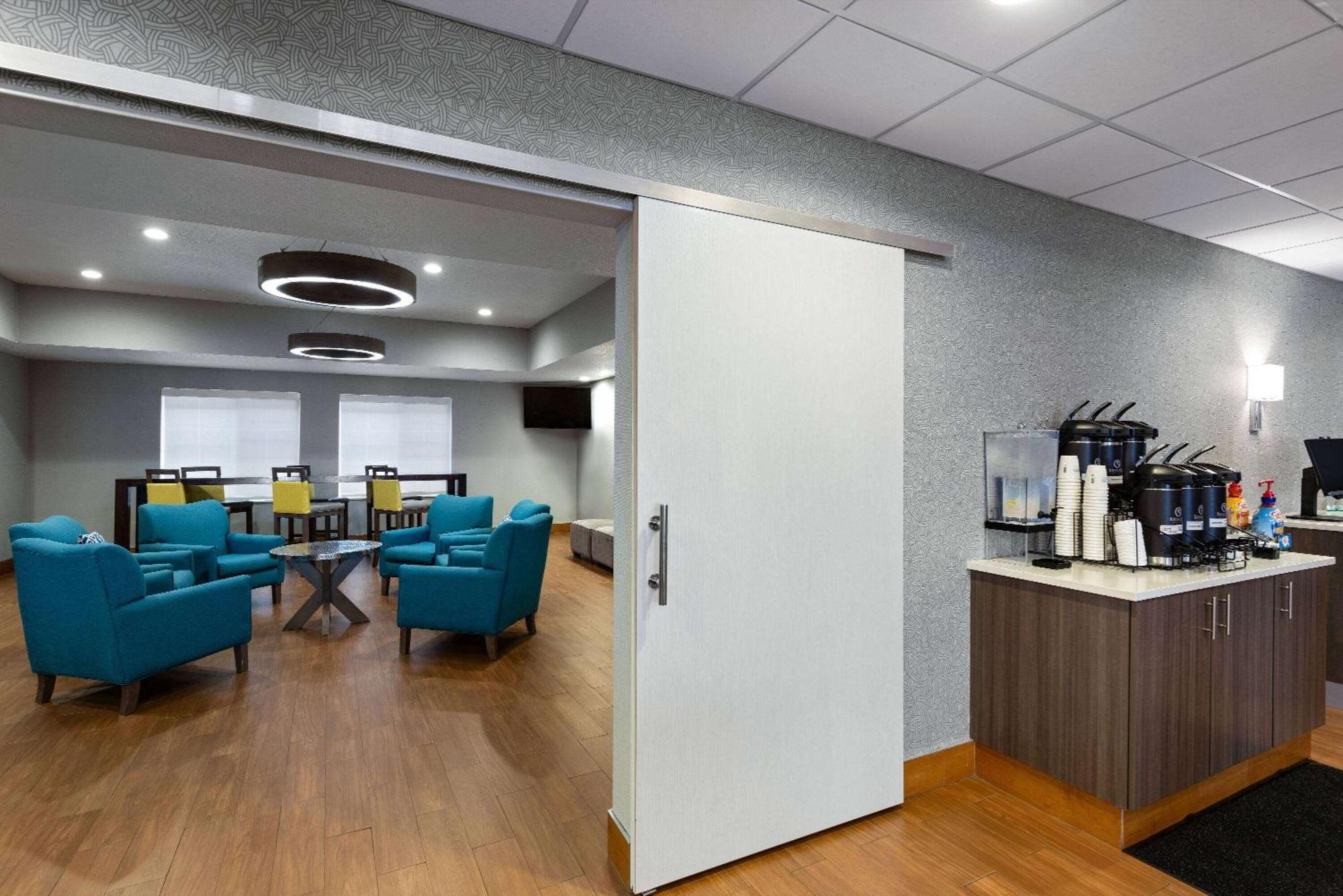 La Quinta Inn And Suites By Wyndham At Watiki Waterpark Rapid City Ngoại thất bức ảnh