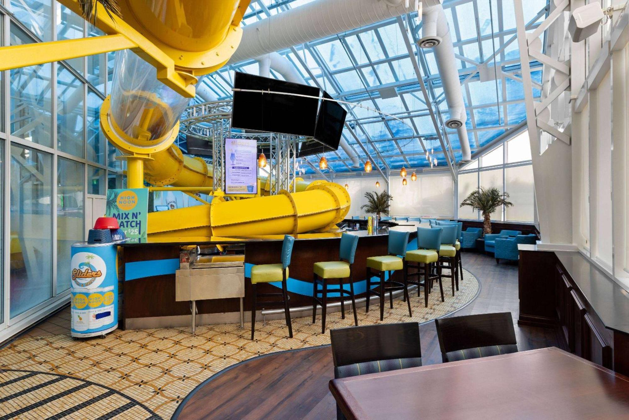 La Quinta Inn And Suites By Wyndham At Watiki Waterpark Rapid City Ngoại thất bức ảnh