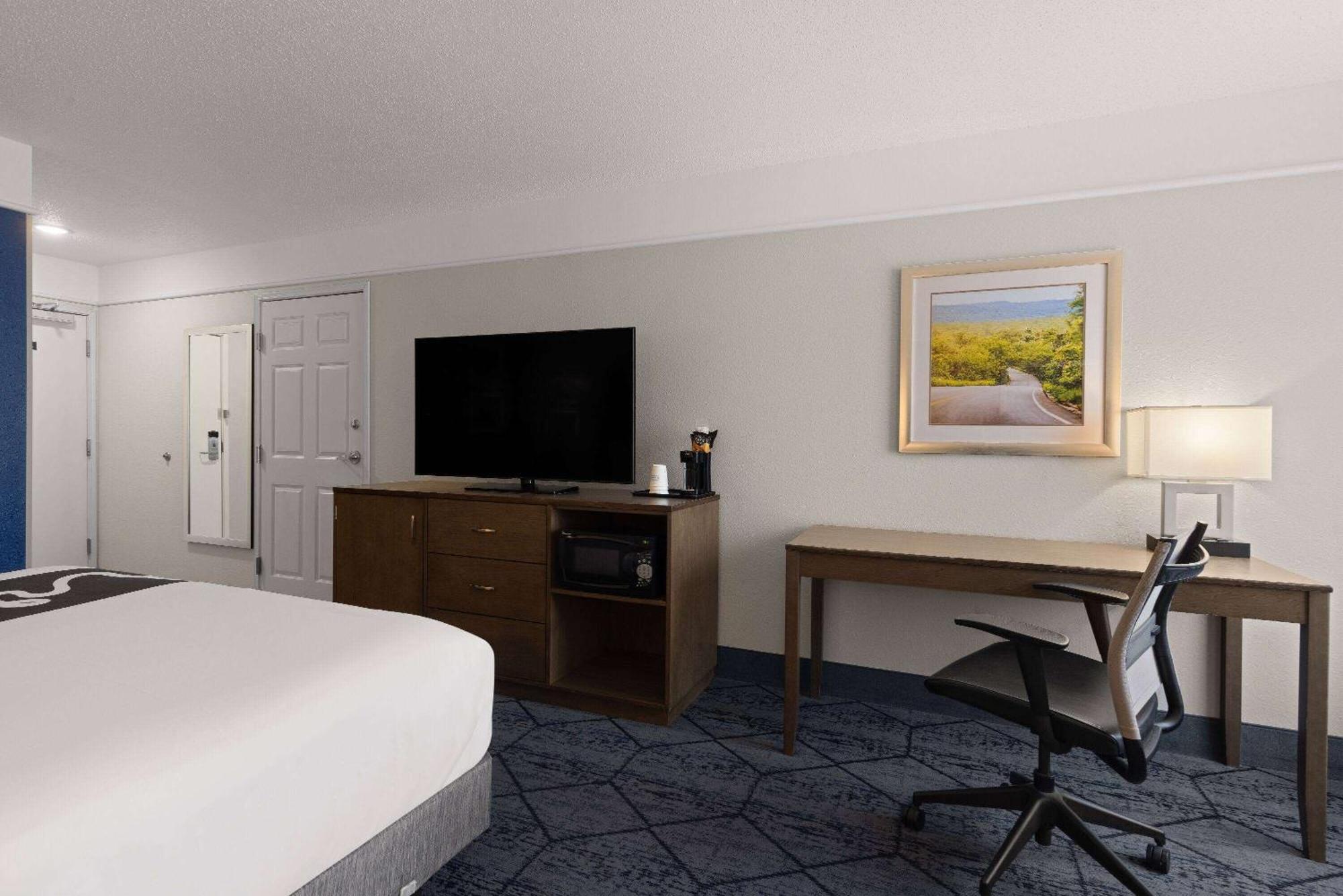 La Quinta Inn And Suites By Wyndham At Watiki Waterpark Rapid City Ngoại thất bức ảnh